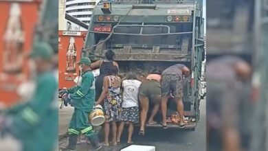 Photo of Moradores que coletaram comida em caminhão de lixo recebem doações em Fortaleza